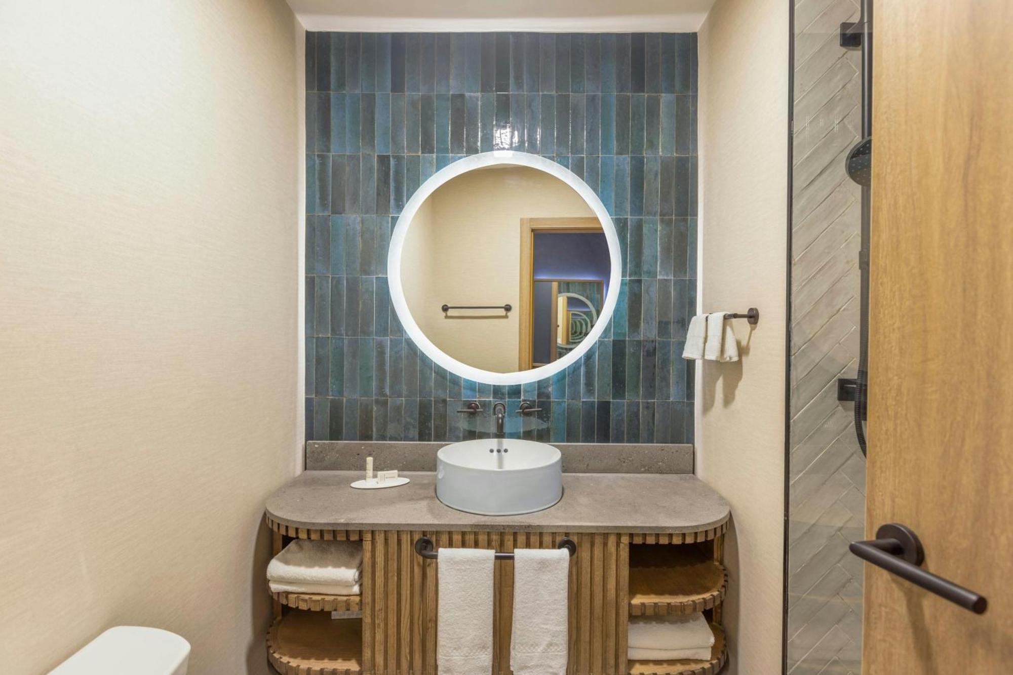 Courtyard By Marriott Escazu Hotel
