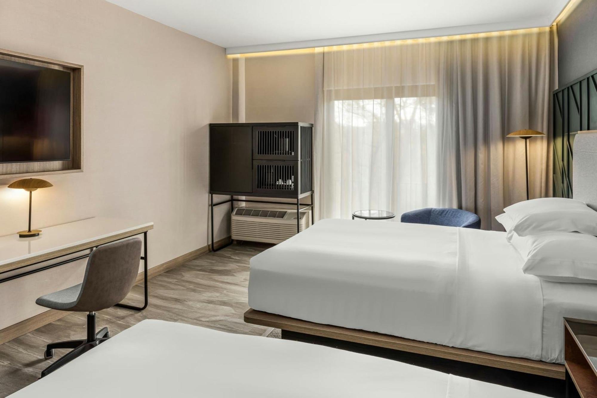 Hotel Courtyard By Marriott Escazu 4*