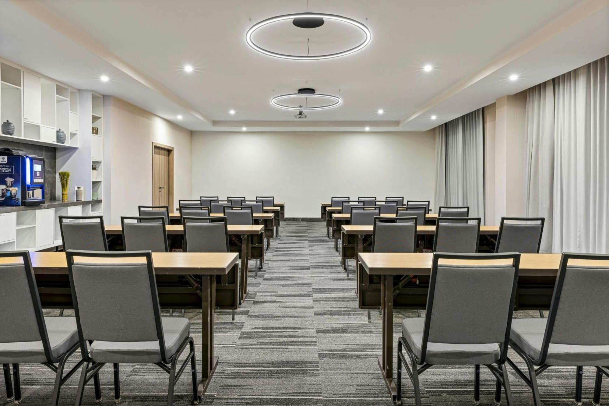 Courtyard By Marriott San Jose (San Jose)
