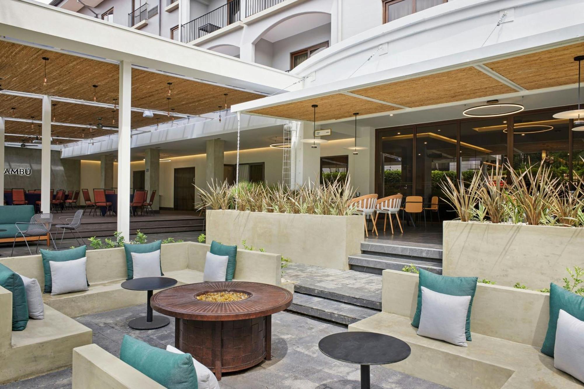 Courtyard By Marriott Escazu Hotel San José